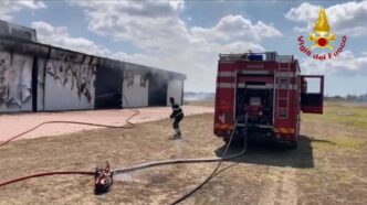 Incendio Distrugge Hangar A Ce