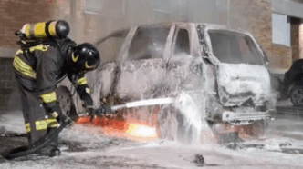 Incendio Improvviso Davanti Al