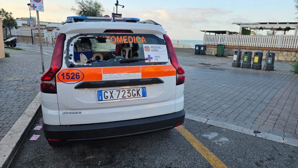 Ladispoli2C Atto Vandalico Alle28099