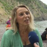 Riomaggiore: niente ombrelloni a noleggio e accesso libero alle spiagge tra onde e natura ligure