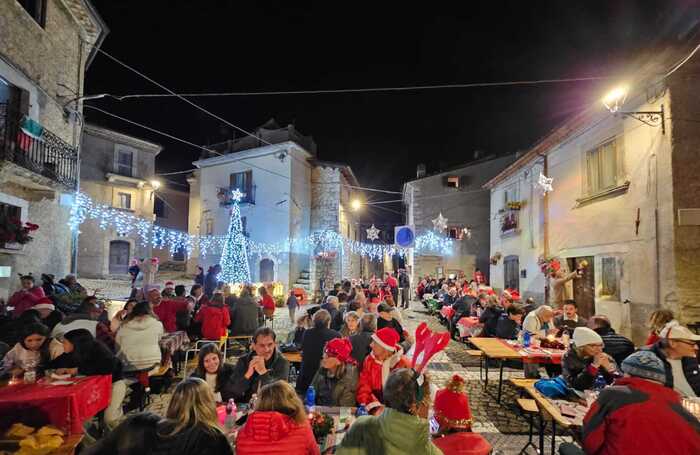 Rocca Di Mezzo2C Natale Ad Agos