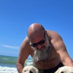 Salvataggio in mare a Pescia Romana: cani della Scuola Italiana Cani Salvataggio aiutano uomo trascinato dalla corrente