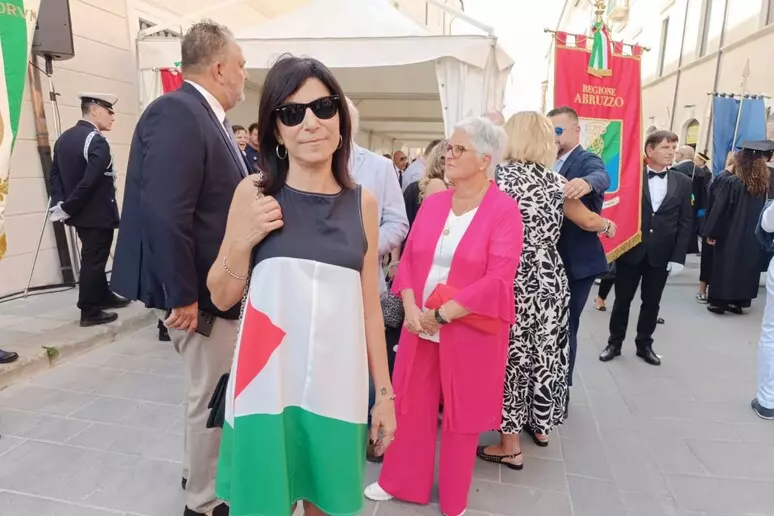 Simona Giannangeli Sfila Con A