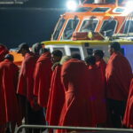 Soccorso Spagnolo Salva 248 Migranti Su Caicco Alla Deriva A 429 Km Da Gran Canaria, Con Neonati E Bambini A Bordo
