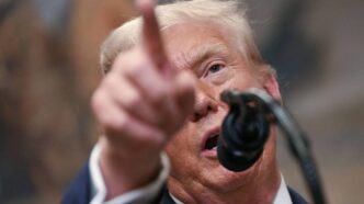 Trump Minaccia Di Revocare Lic