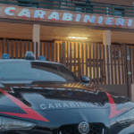 Uomo In Stato Alcolico Aggredisce Carabinieri E Danneggia Paninoteca A Tor San Lorenzo