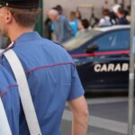 Uomo minaccia donna con machete davanti alle poste dopo lite per un parcheggio a via Settevene Palo