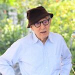 Woody Allen nel mirino dei teatri ucraini dopo la sua partecipazione a un evento cinematografico a Mosca