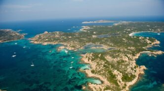 Yacht In Tilt A La Maddalena3A