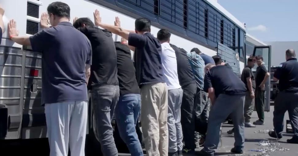 Arrestati Oltre 300 Lavoratori