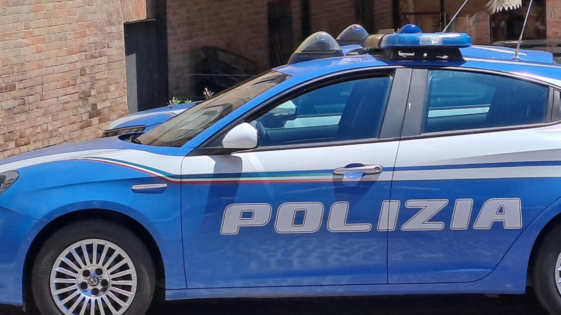 Bambina Investita Da Auto Dell