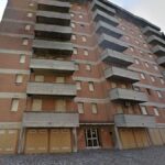 Bimba Cade Dalla Finestra Mentre I Genitori Dormono: Salvata Al Volo Da Un Passante In Città