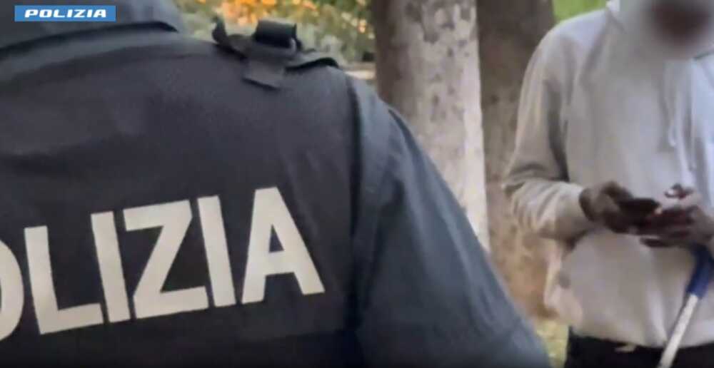 Borseggi Alle28099Esquilino2C Due Ar