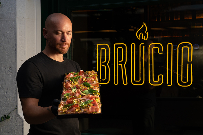Brucio Amplia La Sua Presenza