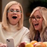 Chuck Lorre Torna Con La Sitcom Leanne, Nuovo Successo Su Netflix Tra Risate E Binge-Watching