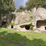 Domus De Janas in Sardegna: 3500 tombe preistoriche tra necropoli e sepolture isolate