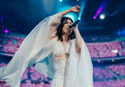 Elisa Debutta Sul Palco Di San