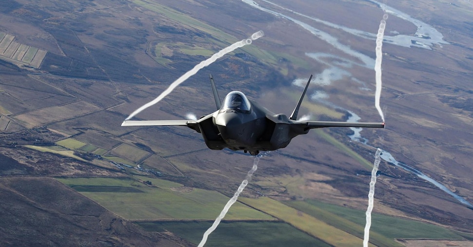 F 35 Italiani Decollano Da Est