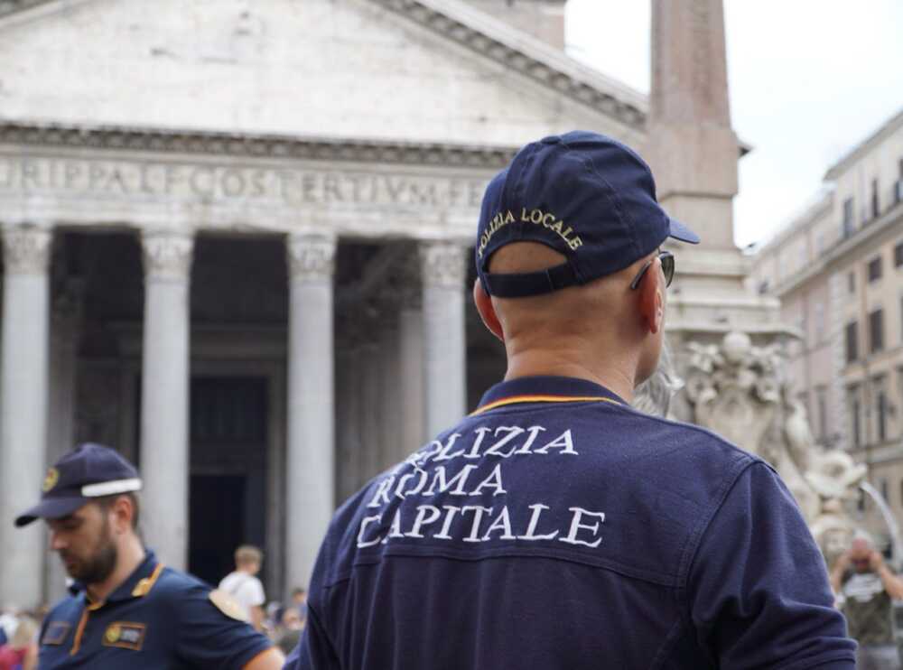Falso Guida Turistica E Droga3A