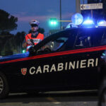Fuga dopo incidente a trezzano sul naviglio: trovato un veicolo abbandonato con munizioni da caccia