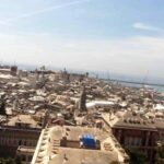 Genova, i caruggi tra decenni di abbandono politico e sfide tra turismo e degrado sociale