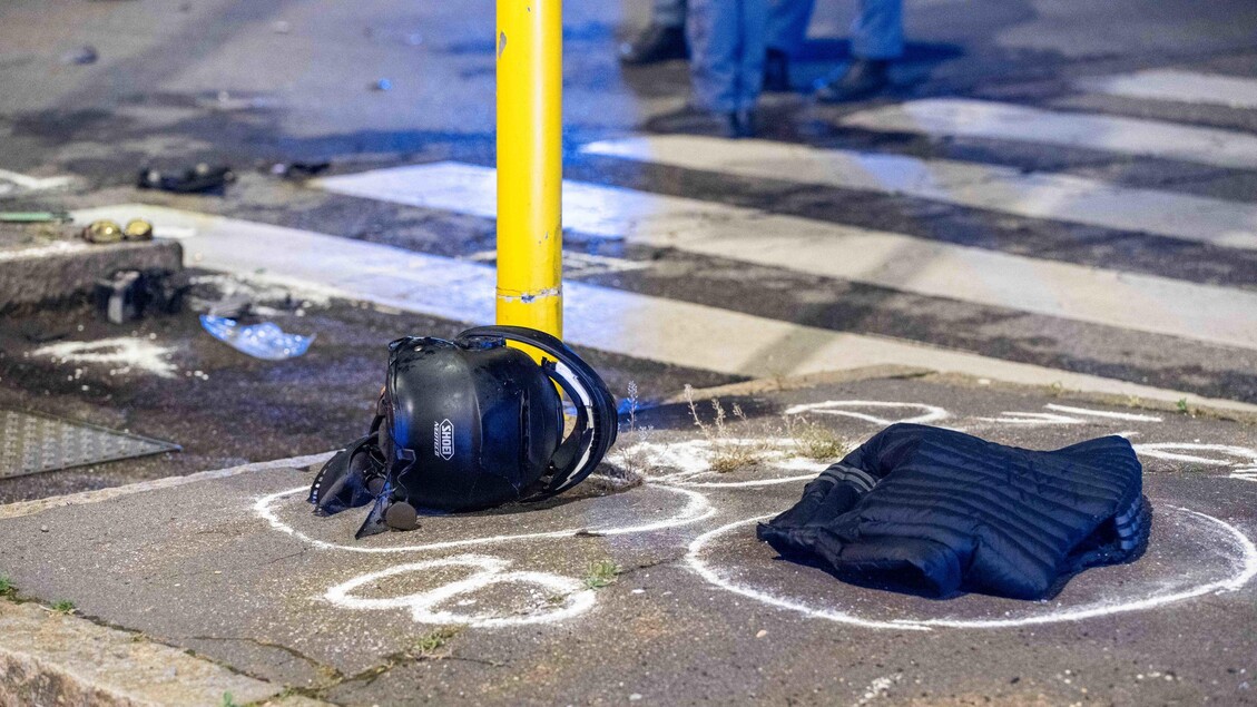 Giovane Motociclista Di 16 Ann