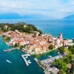 Il Lago Di Garda fra turismo di massa, inquinamento e cemento: il rischio overtourism cresce