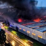 Incendio devasta Euro Stamp a Pianezza con fumo nero visibile a chilometri e intervento urgente dei soccorsi