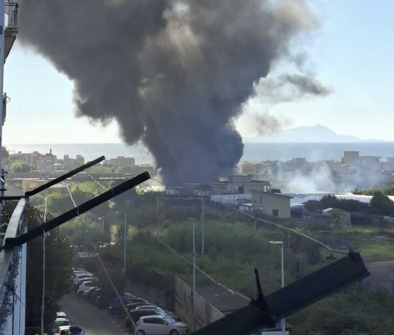 Incendio Vicino Al Viadotto Sa