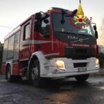 Incidente a Santa Marinella: Camioncino perde il controllo e danneggia muro, palo luce e tubo gas
