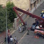 Incidente sul lavoro a Torino, via Genova: operaio 68enne morto dopo caduta da gru