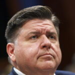 Jb pritzker risponde a trump dopo le minacce contro Chicago: parole forti dal governatore dell’Illinois