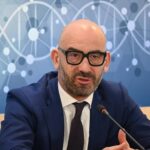 L’appello di Matteo Bassetti ai medici: combattete le fake news sui social senza snobismo