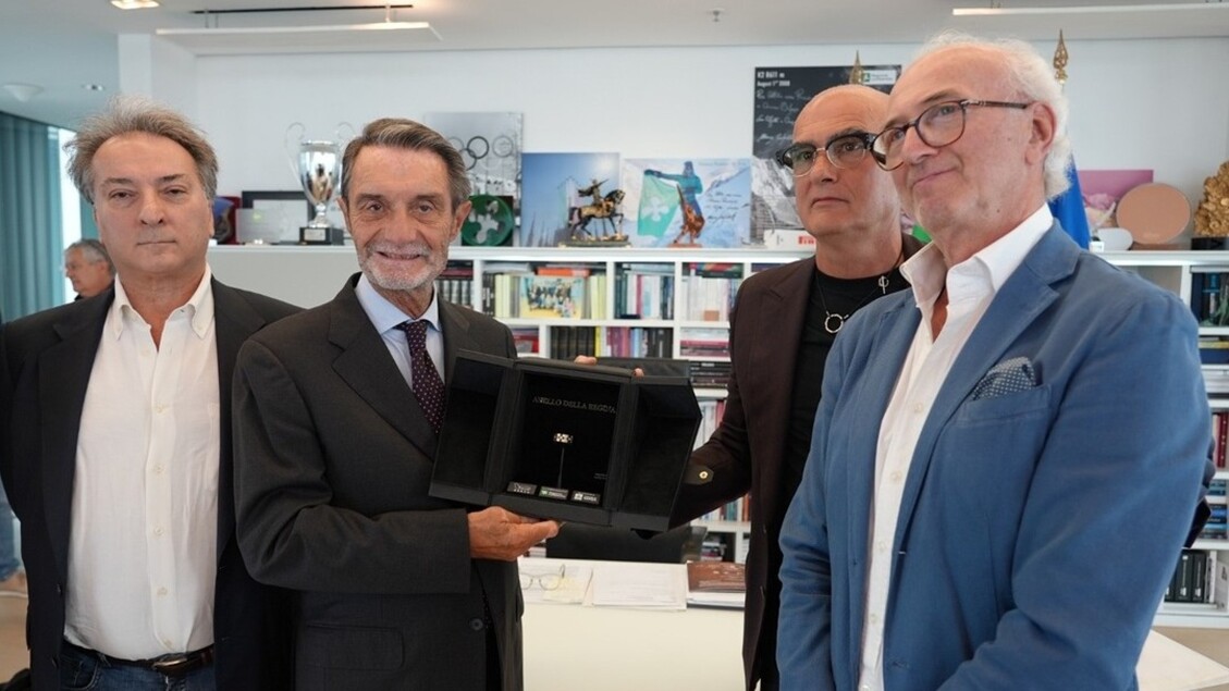 Le28099Anello Della Regina Torna A