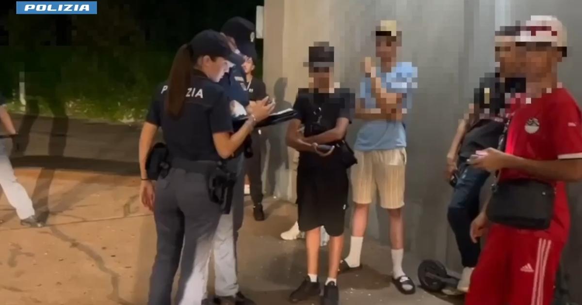 La Polizia Conduce Une28099Azione N