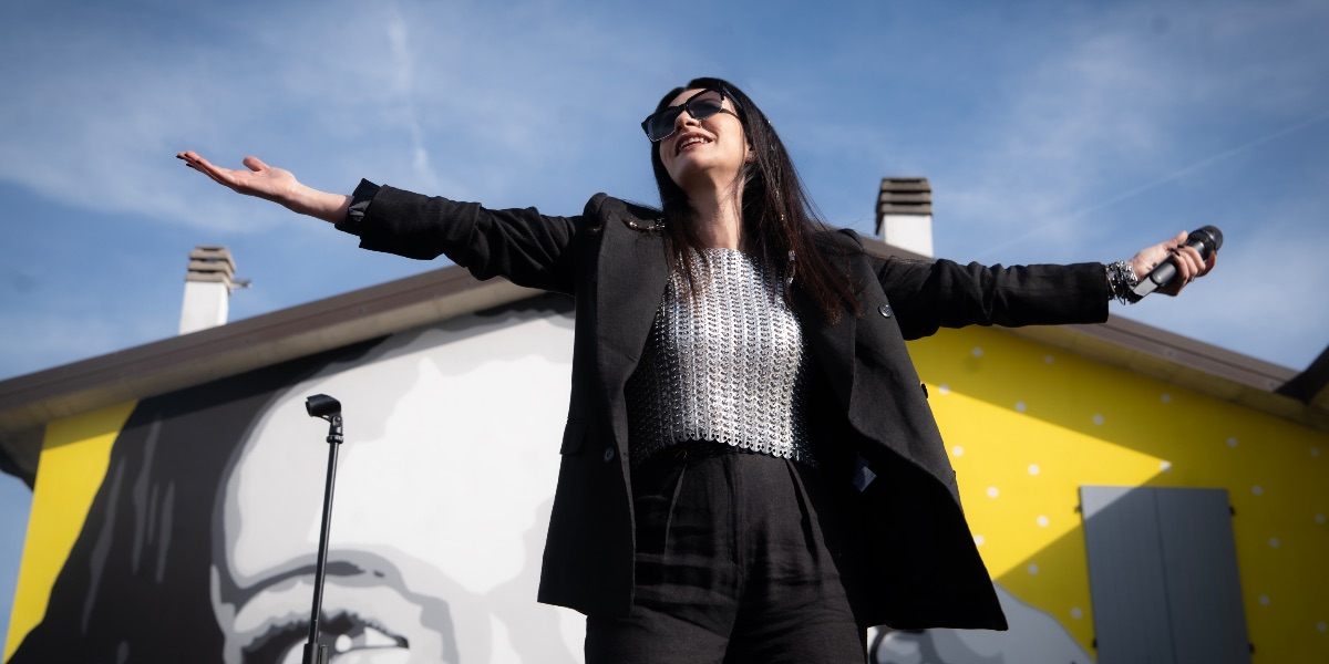 Laura Pausini Riceverc3A0 Il Bill