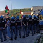 Manifestanti Pro-Pal Bloccano Le Sedi Leonardo E Thales Alenia Space All’aquila, Tensioni Con La Polizia