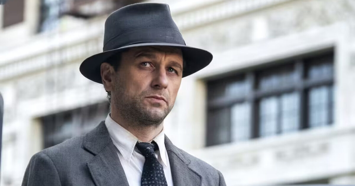 Matthew Rhys Si Unisce Al Cast