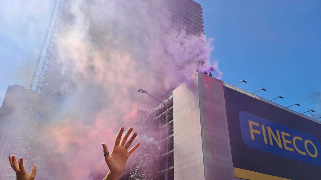 Milano2C Irruzione Pacifica Al