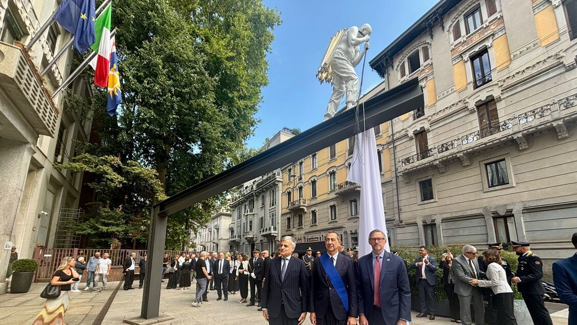 Milano Ricorda Le Vittime Dell