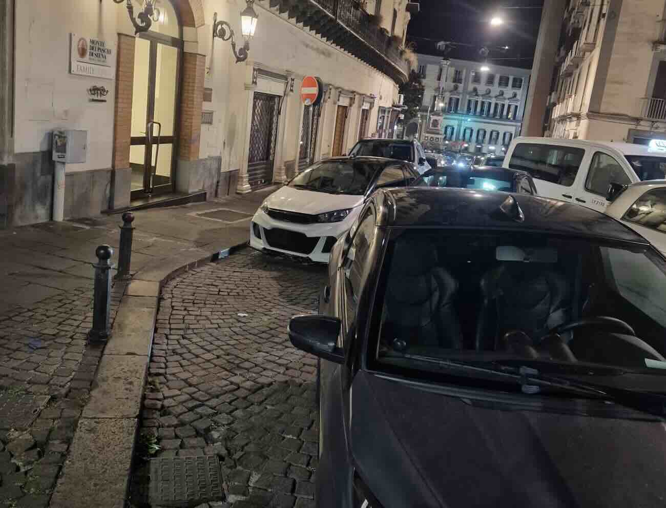 Napoli2C Cresce La Protesta Dei
