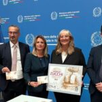 Oleificio Zucchi festeggia 215 anni con francobollo commemorativo e riconoscimento istituzionale