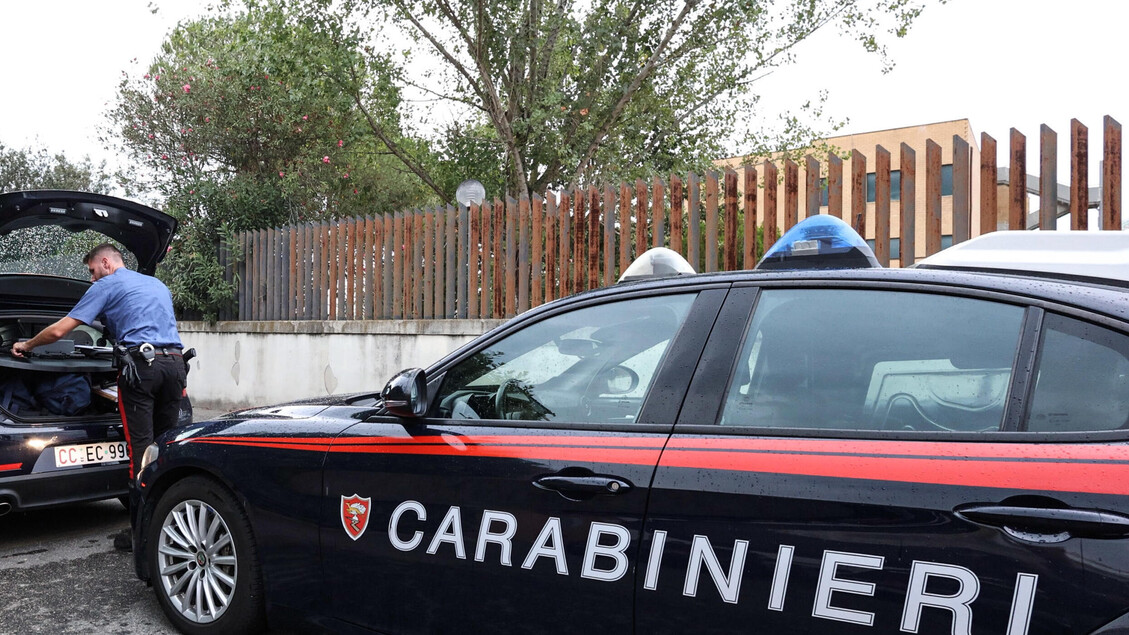 Padre Tenta Di Strangolare Il