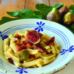 Pasta di mais e riso integrale Farmo Gluten Free: un primo piatto leggero con fichi, speck e stracchino