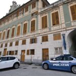 Piccolo precipita da terrazzino a Genova Voltri, indagine per abbandono di minore con lesioni gravissime