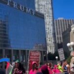 Proteste contro Trump a Chicago nel Labor Day 2025 davanti alla Trump Tower