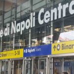 Rapina a Napoli Centrale: donna aggredita da uomo irregolare arrestato dalle forze dell’ordine