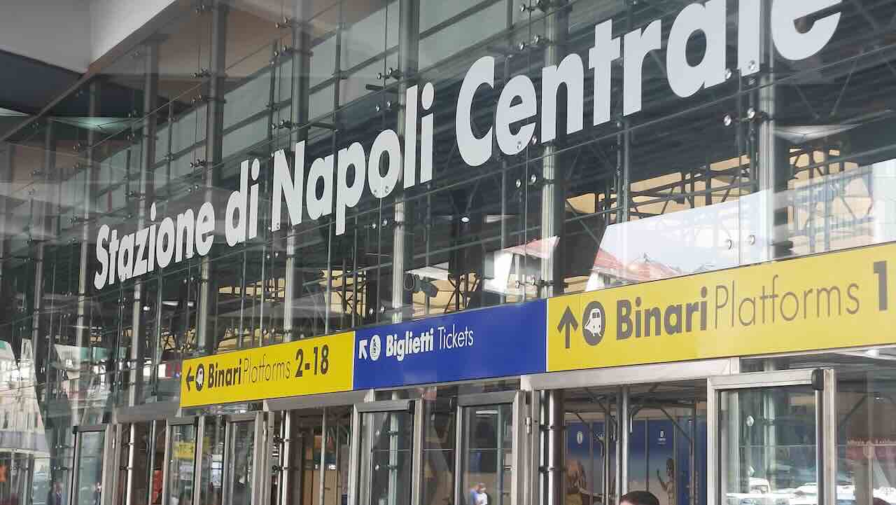 Rapina A Napoli Centrale3A Donn