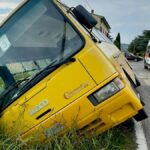 Ribaltamento di uno scuolabus tra Buja e Treppo Grande, cinque feriti lievi e 26 persone coinvolte
