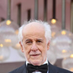 Toni Servillo premia la forza e il coraggio di chi porta umanità in Palestina alla 82ma Mostra Del Cinema